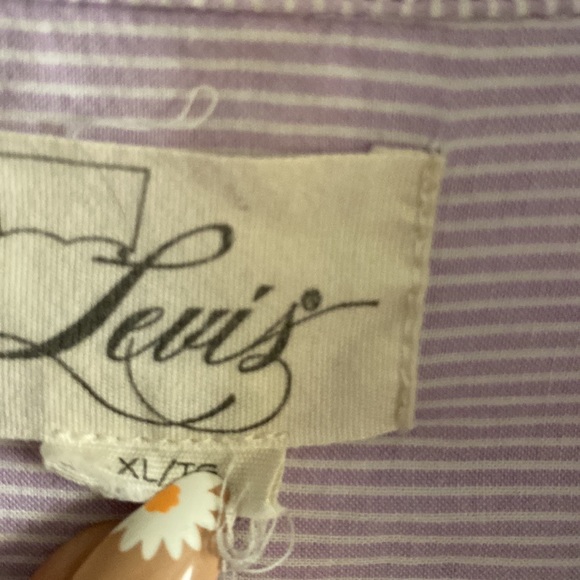 LEVIS purple button down - Picture 2 of 4